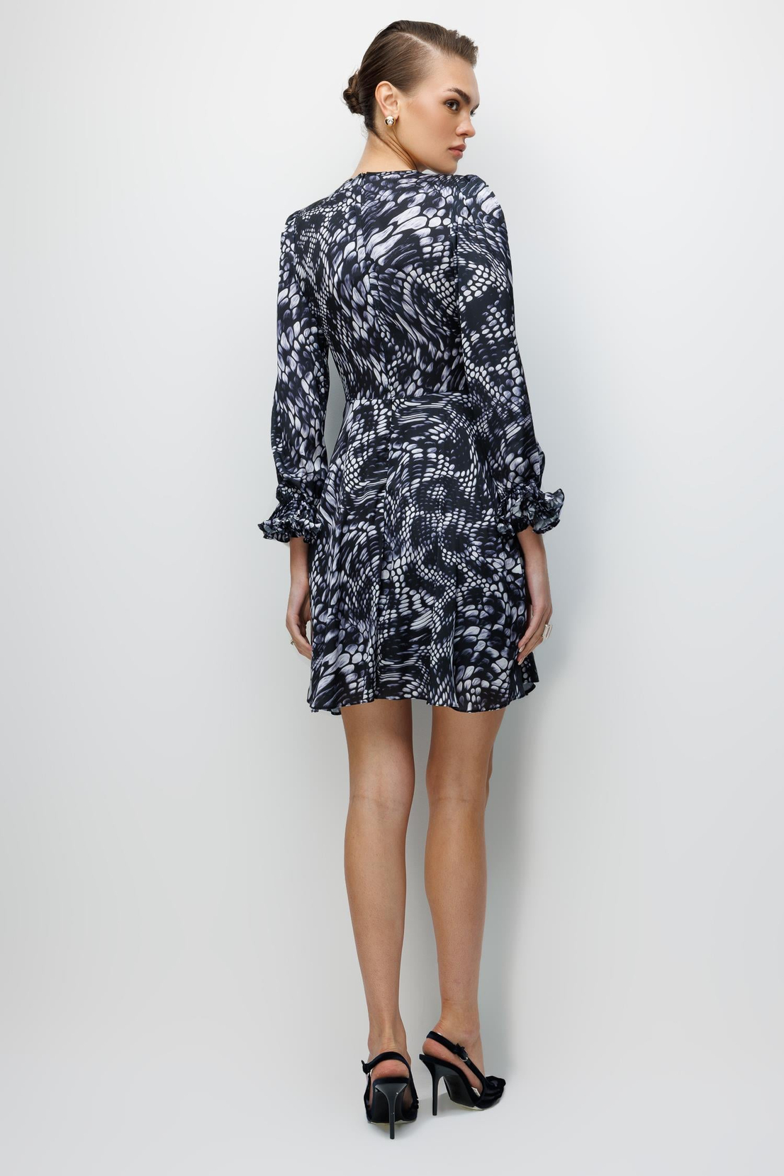 Yaka Volan  Detaylı Baskılı Şifon Mini Elbise GRİ