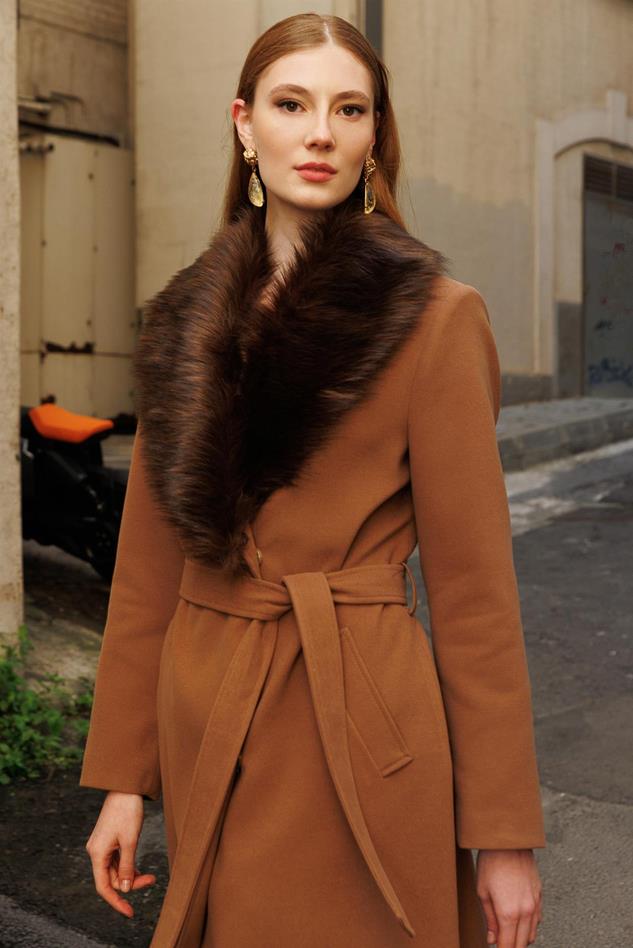 YAKASI KÜRKLÜ KAŞE KABAN TABA