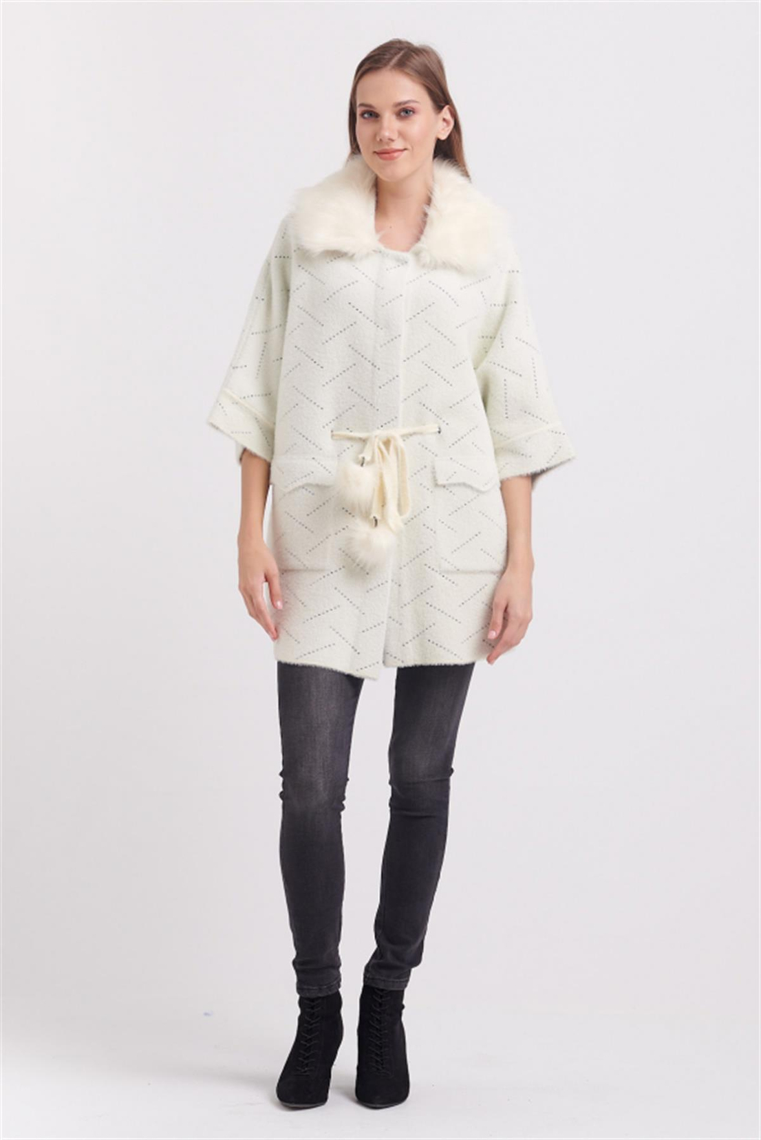 Yakası Tüylü Belinde İpli Krem Hırka 