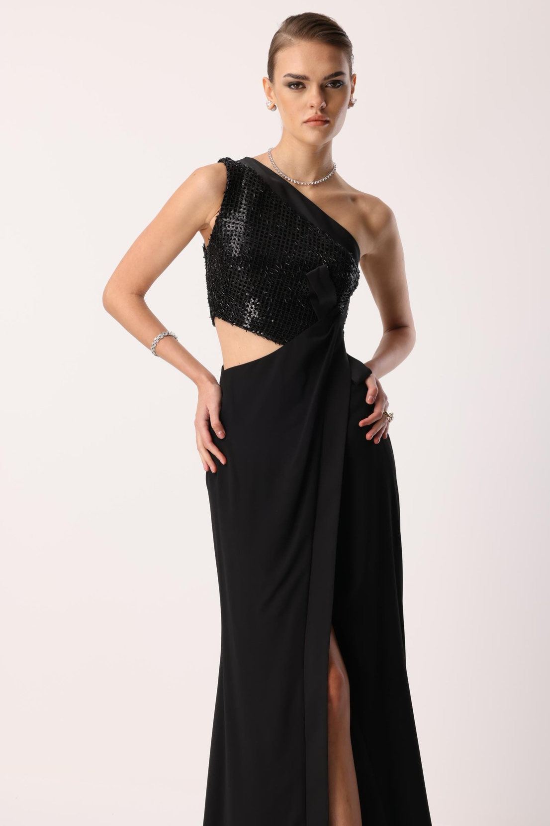 Yandan Fiyonk Uzun Elbise SİYAH