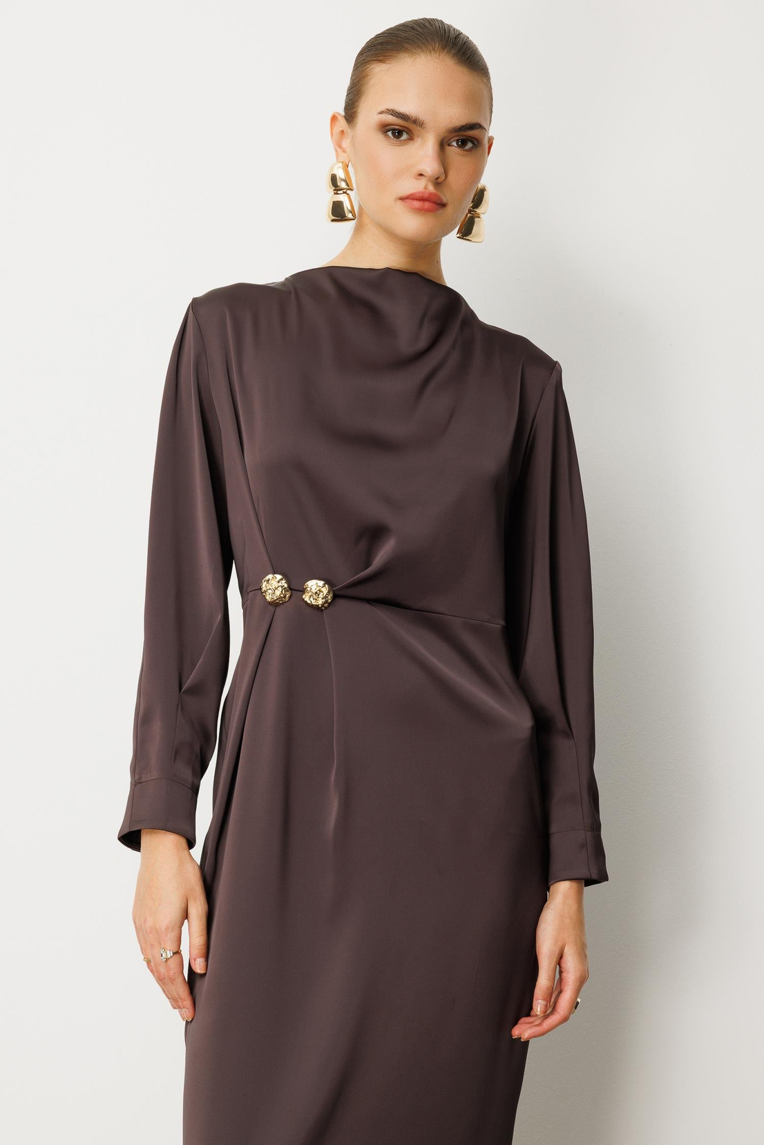  Drapeli Yüksek Yaka  Midi Elbise KAHVE