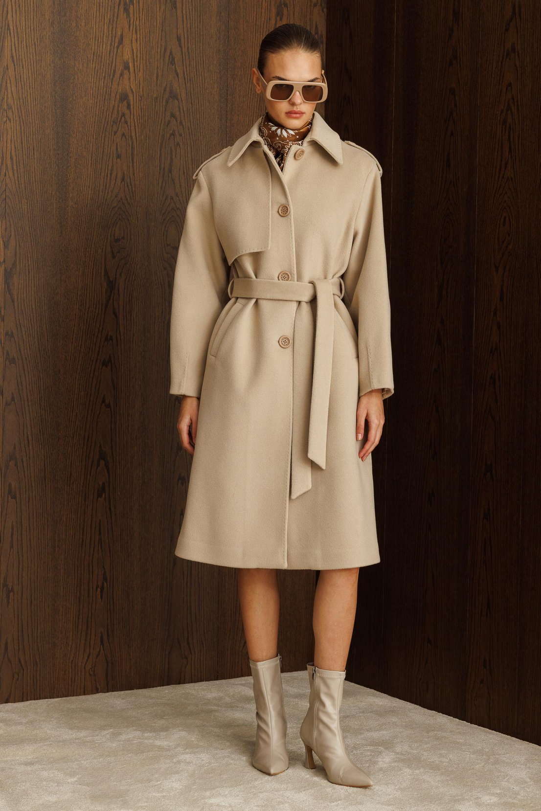 Apolet Detaylı Yaka Parçalı Kaşe Kaban BEJ