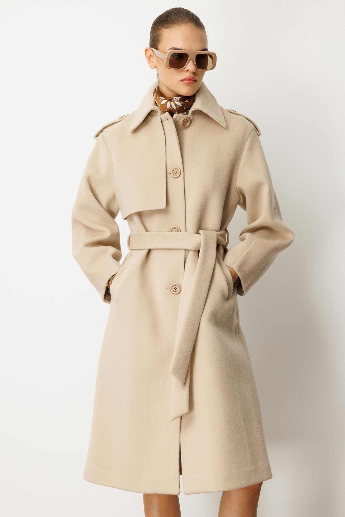 Apolet Detaylı Yaka Parçalı Kaşe Kaban BEJ