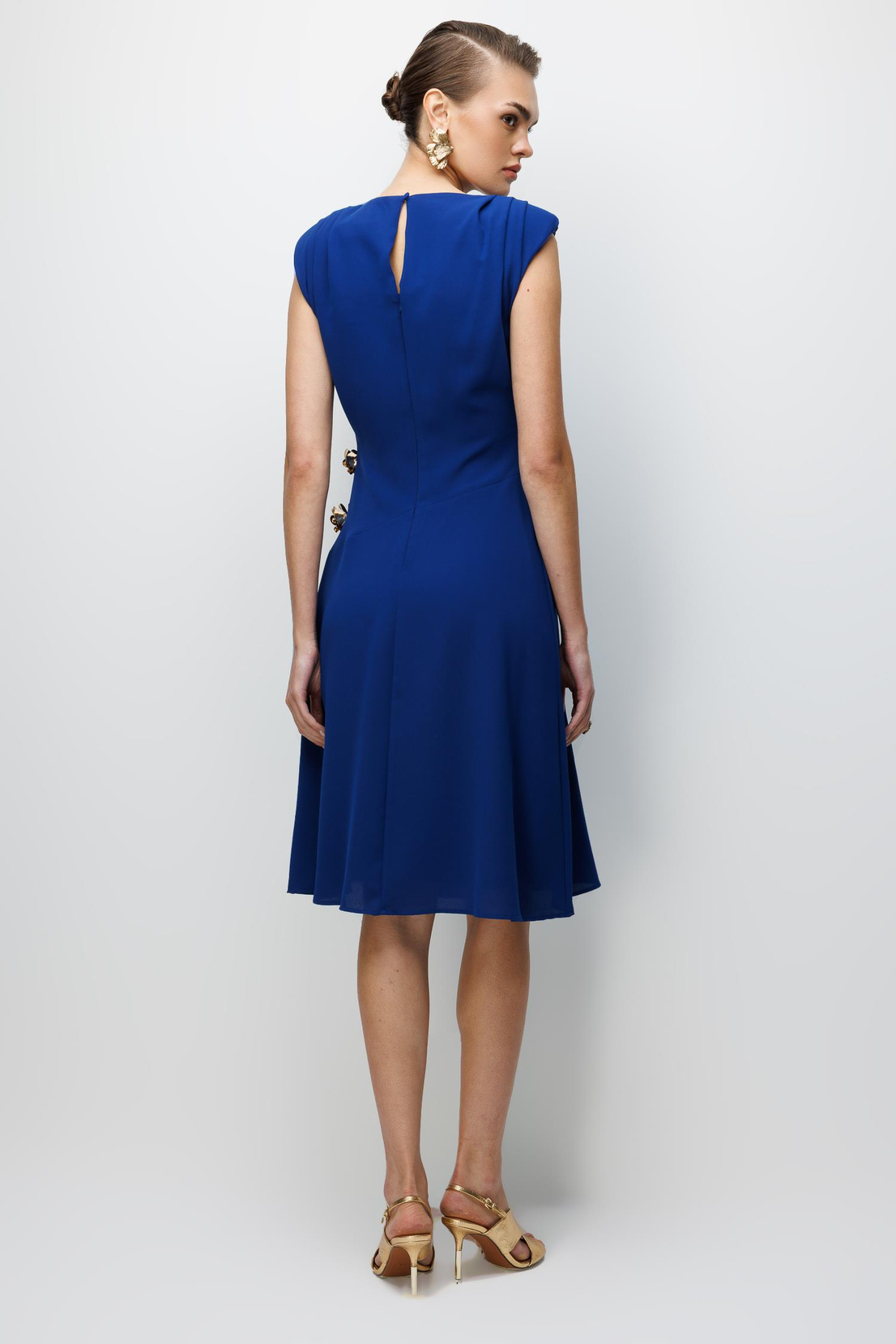 Bel Aksesuar Detaylı Mini Elbise SAKS