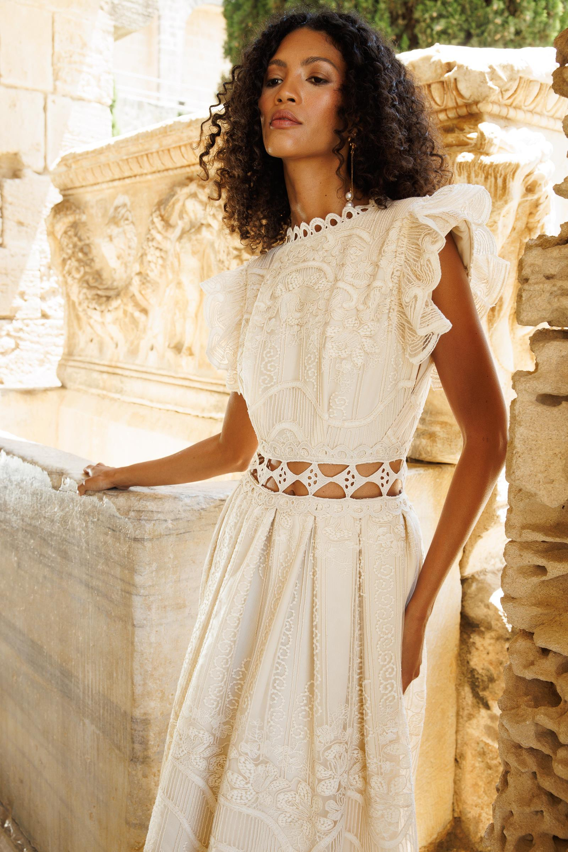 Bel Dekolte Şeritli Dantel Elbise BEJ