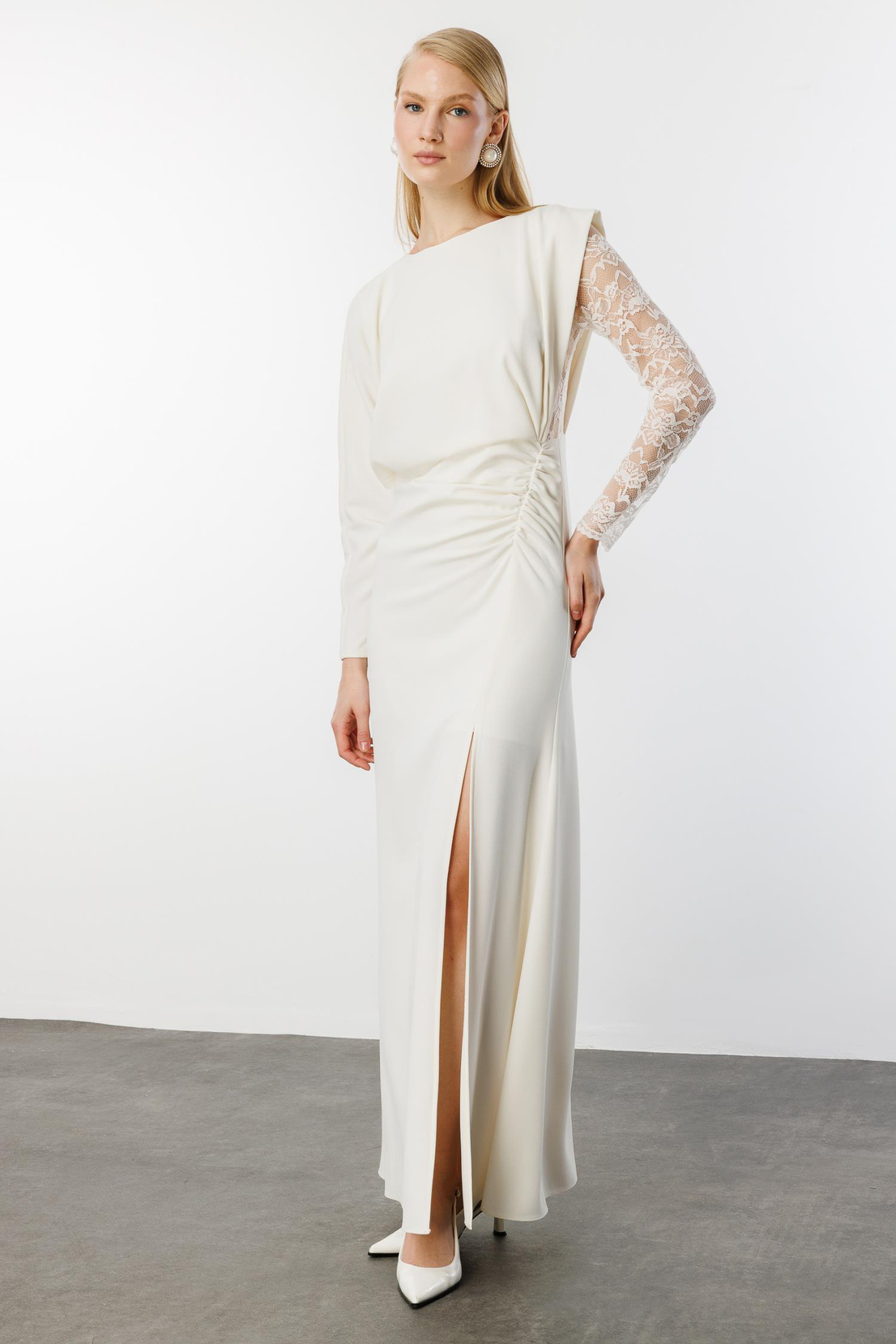 Dantel Kol Krep Yırtmaçlı Elbise EKRU