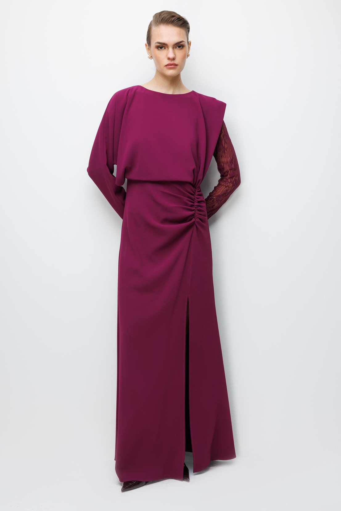 Dantel Kol Krep Yırtmaçlı Elbise MÜRDÜM