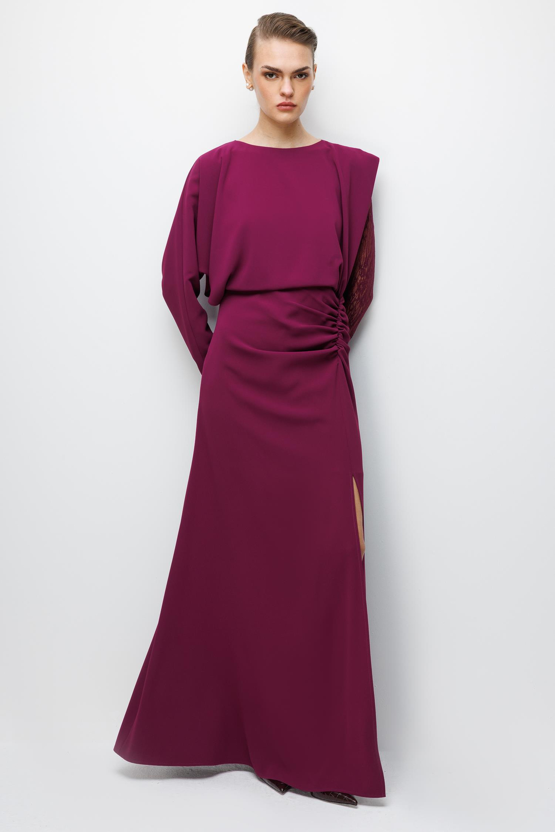 Dantel Kol Krep Yırtmaçlı Elbise MÜRDÜM