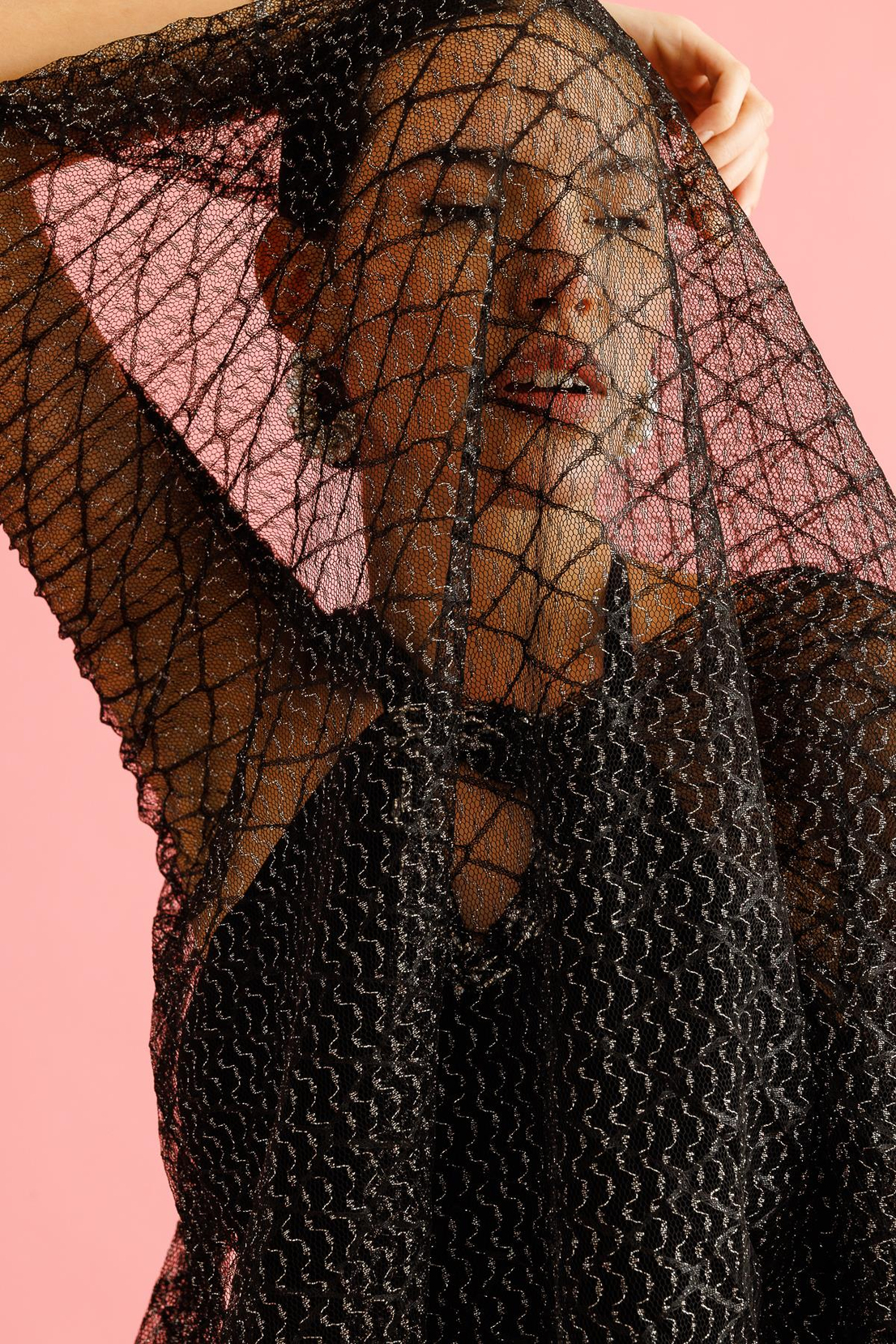 Dantel Pelerinli İşleme Detaylı Abiye Elbise SİYAH