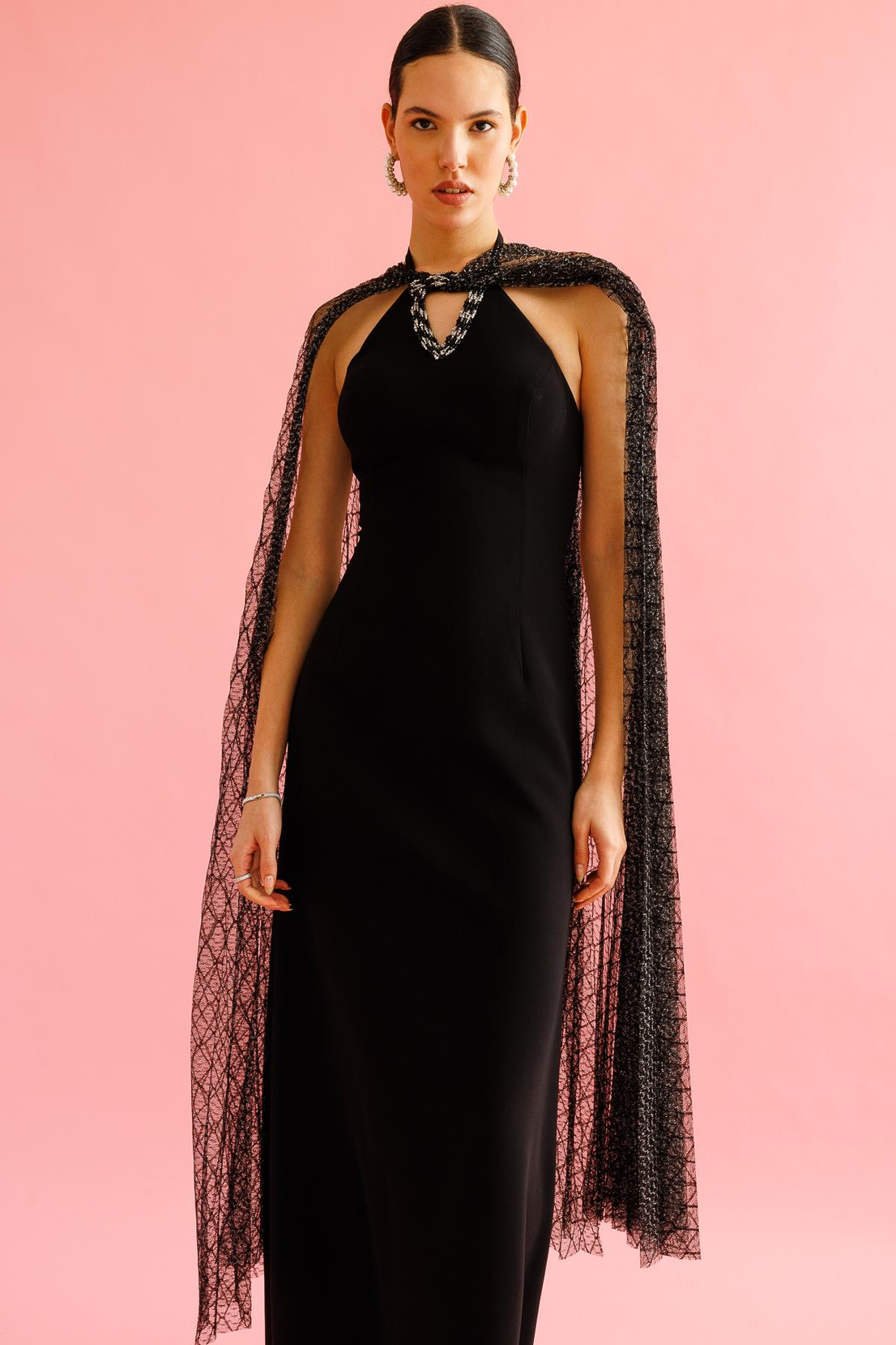 Dantel Pelerinli İşleme Detaylı Abiye Elbise SİYAH