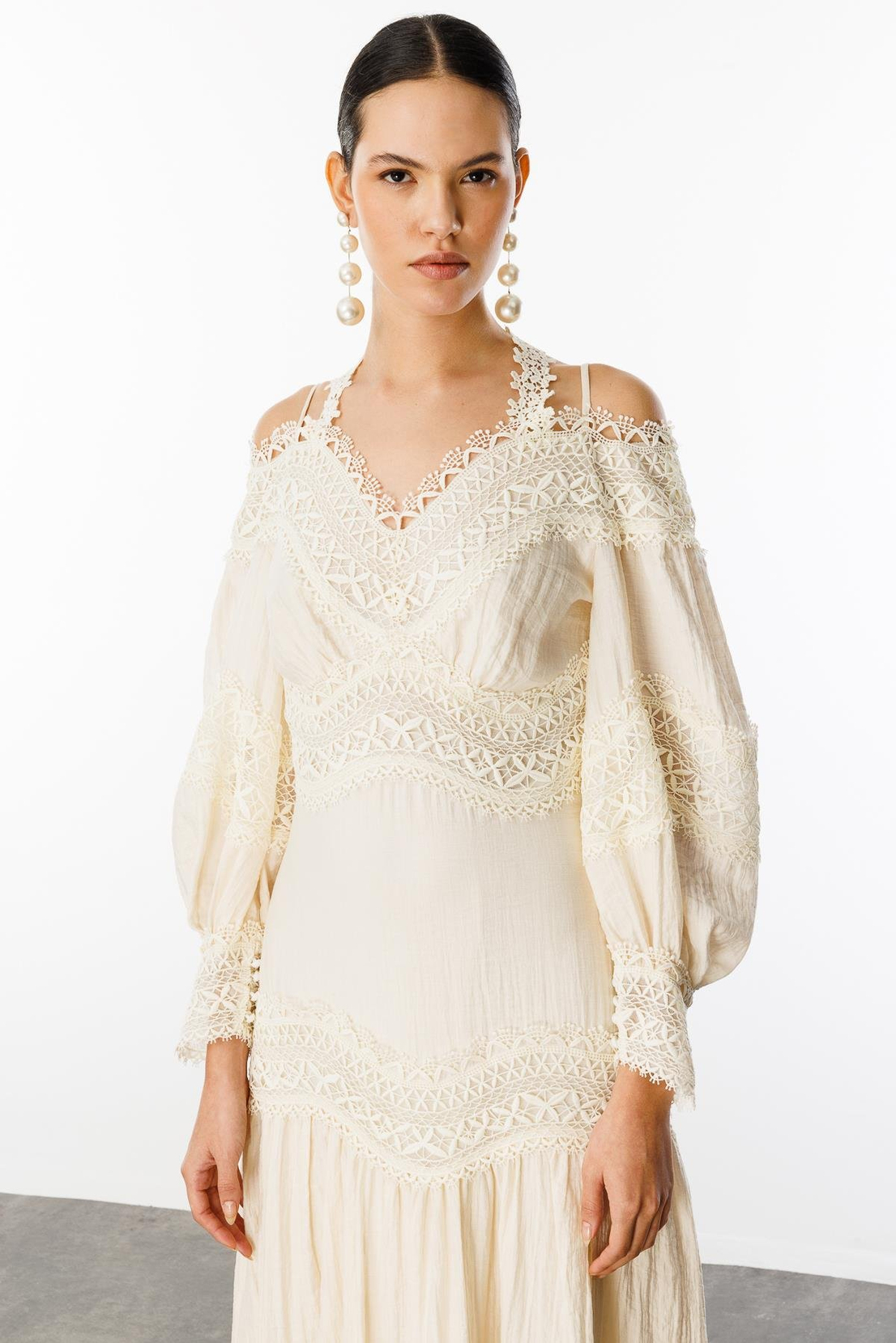 Dantel Şeritli Boyundan Bağlama Detaylı Elbise EKRU