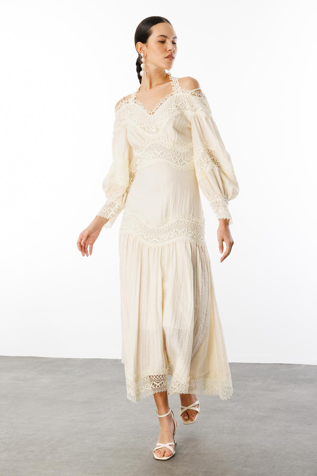 Dantel Şeritli Boyundan Bağlama Detaylı Elbise EKRU