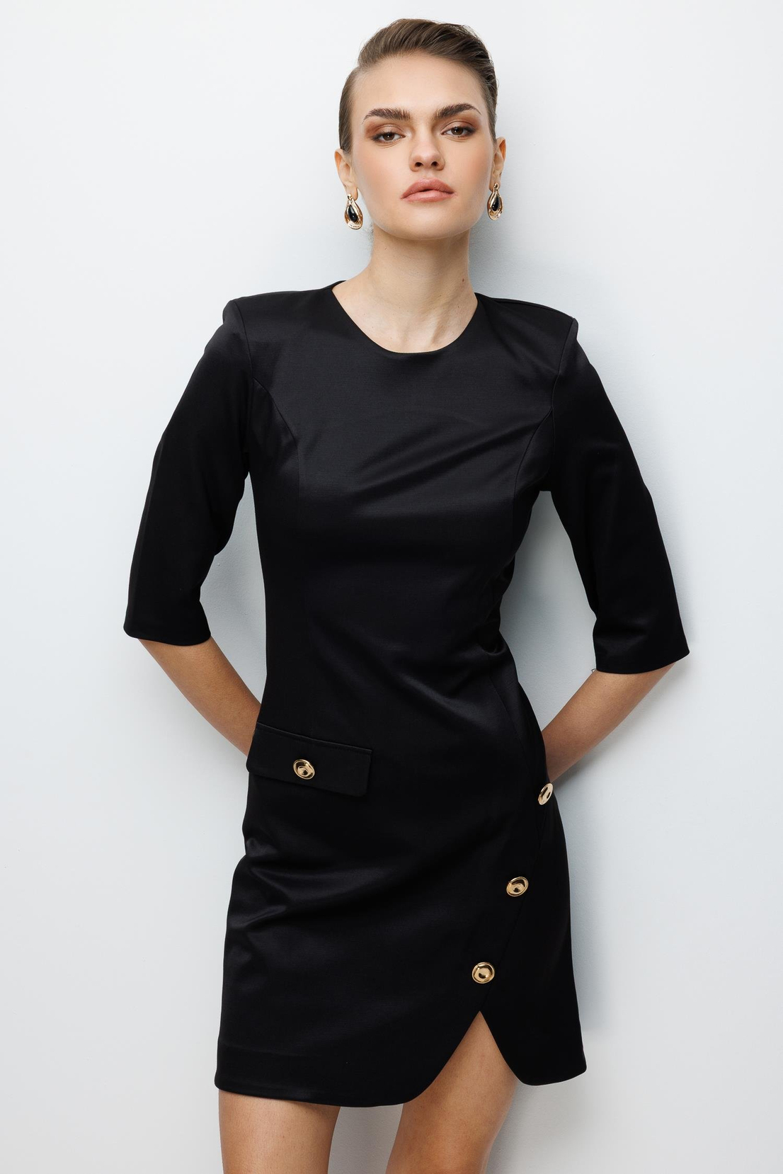 Eteği Aksesuar Detaylı Truvakar Kol Mini Elbise SİYAH