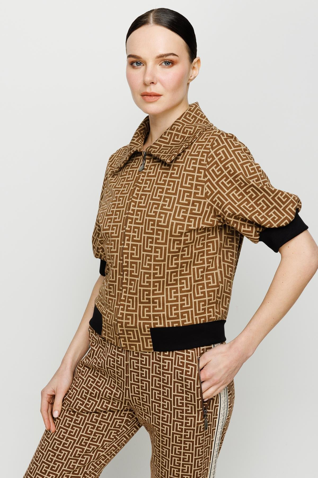 fermuarli-sweat-517214.jpg