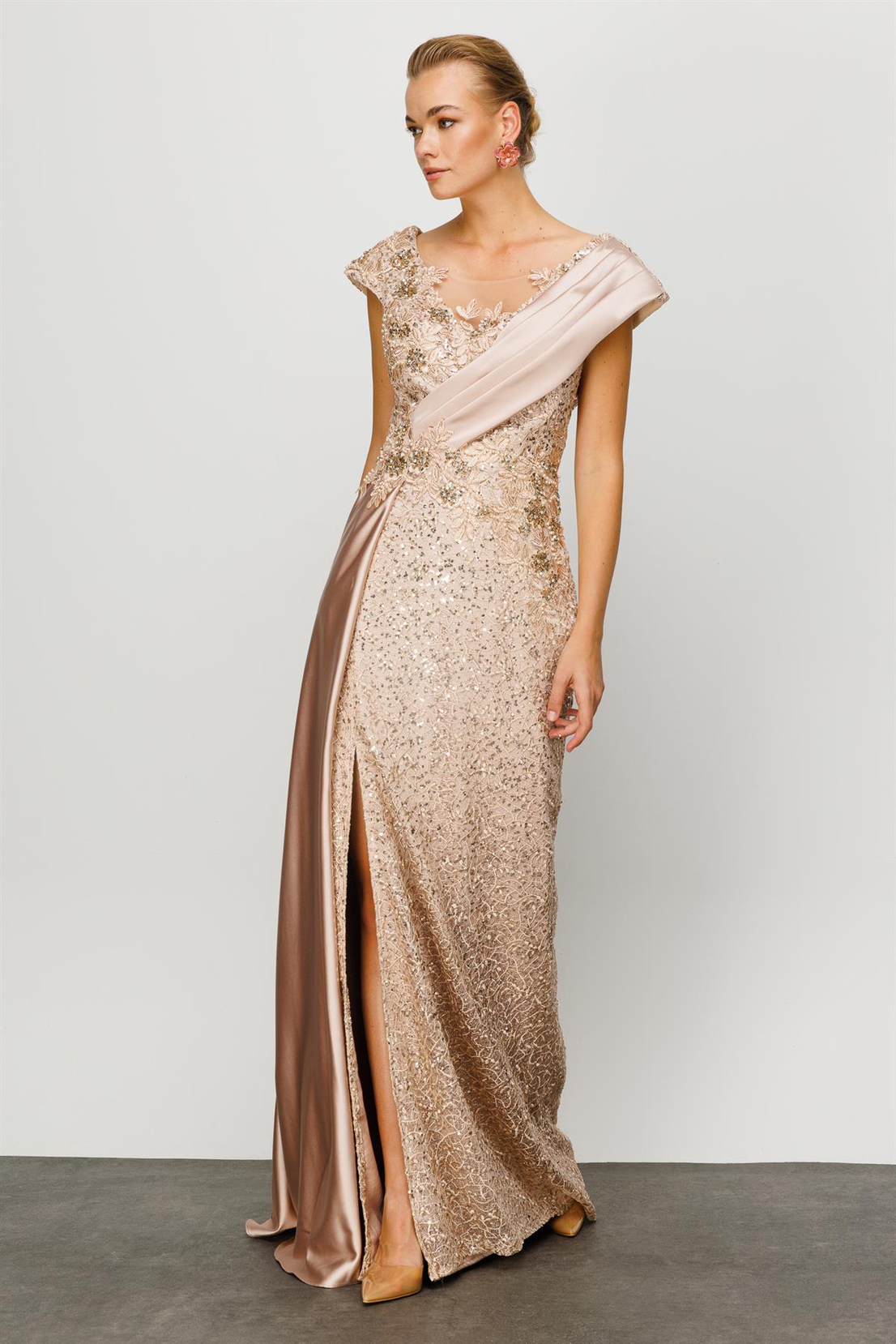Full Taşlı Nude Rengi Gece Elbise