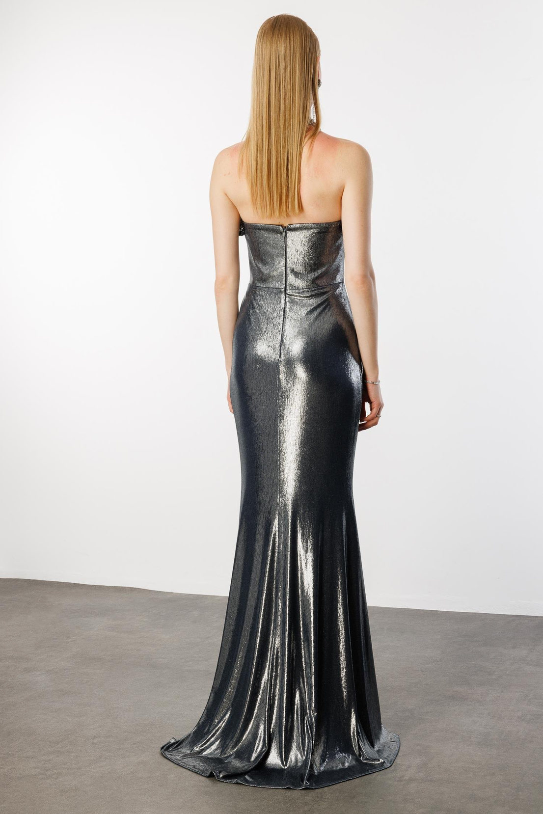 Göğsü Silindir İşlemeli Straplez Elbise ANTRASİT