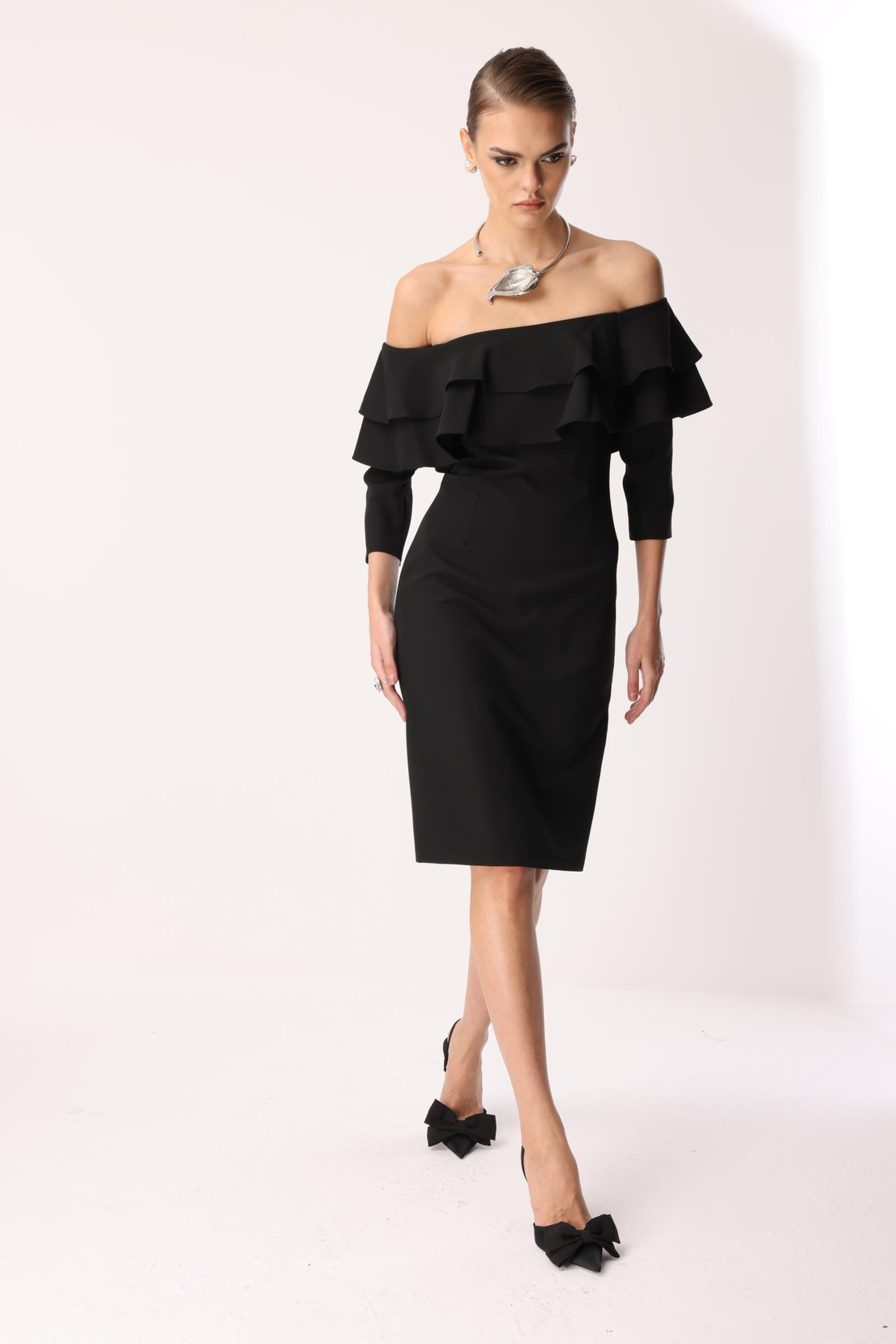 Göğüs Volan Detaylı Elbise SİYAH