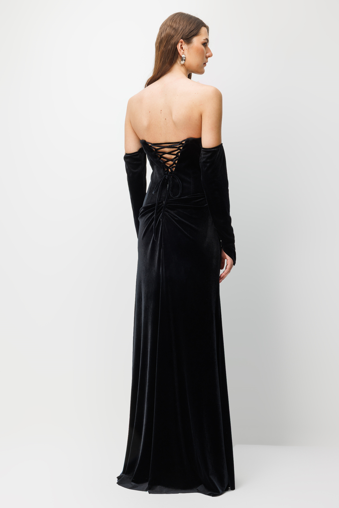 Kadife Taş İşlemeli Yırtmaçlı Gece Elbisesi SİYAH