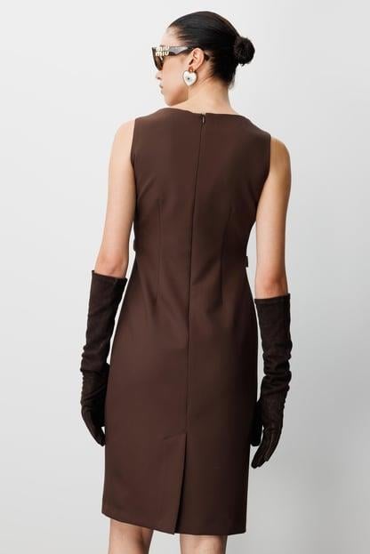 Kare Yaka Bel Aksesuarlı Jile Elbise KAHVE