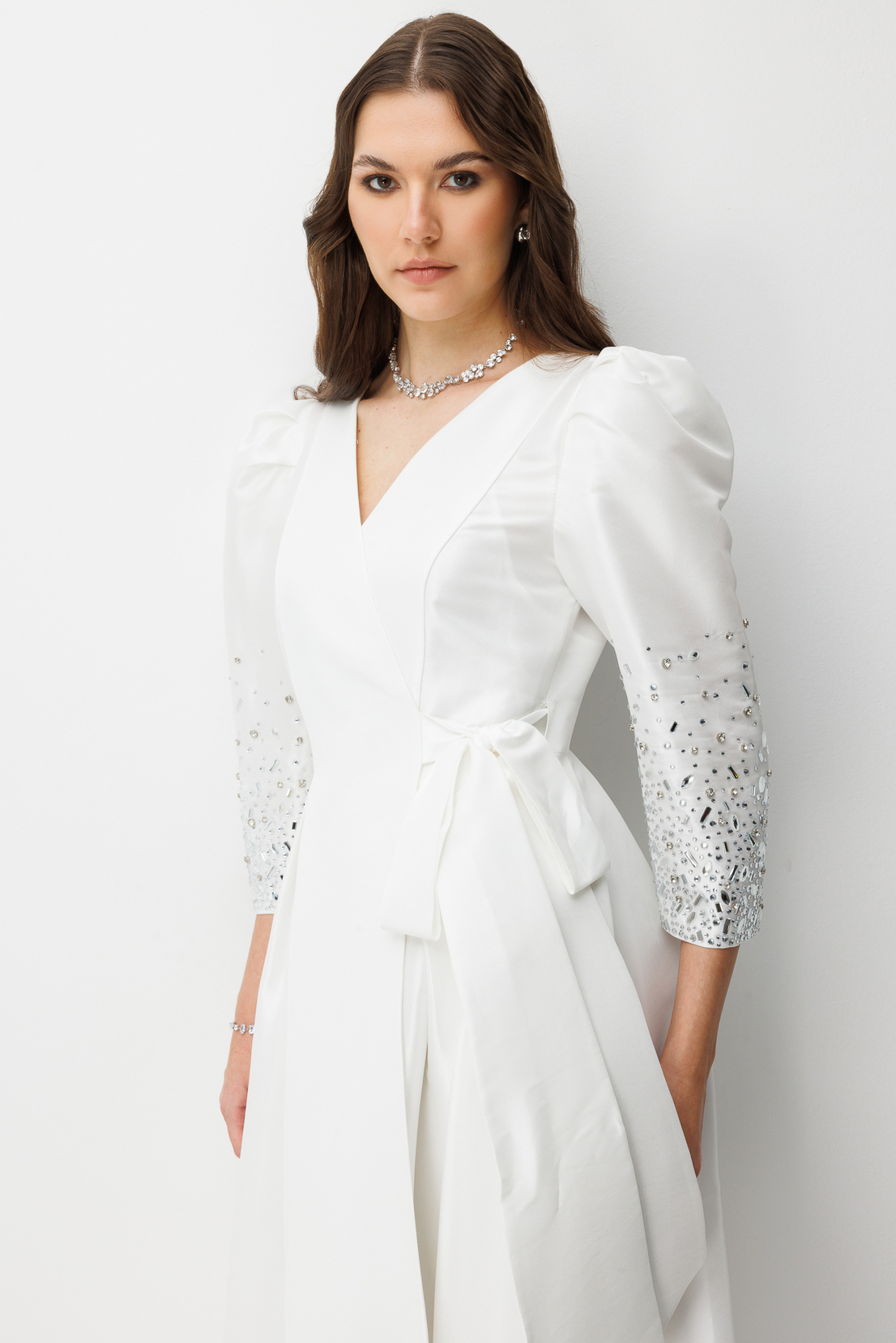 Kol Taş Detaylı Kruvaze Bağlamalı V Yaka Abiye BEYAZ