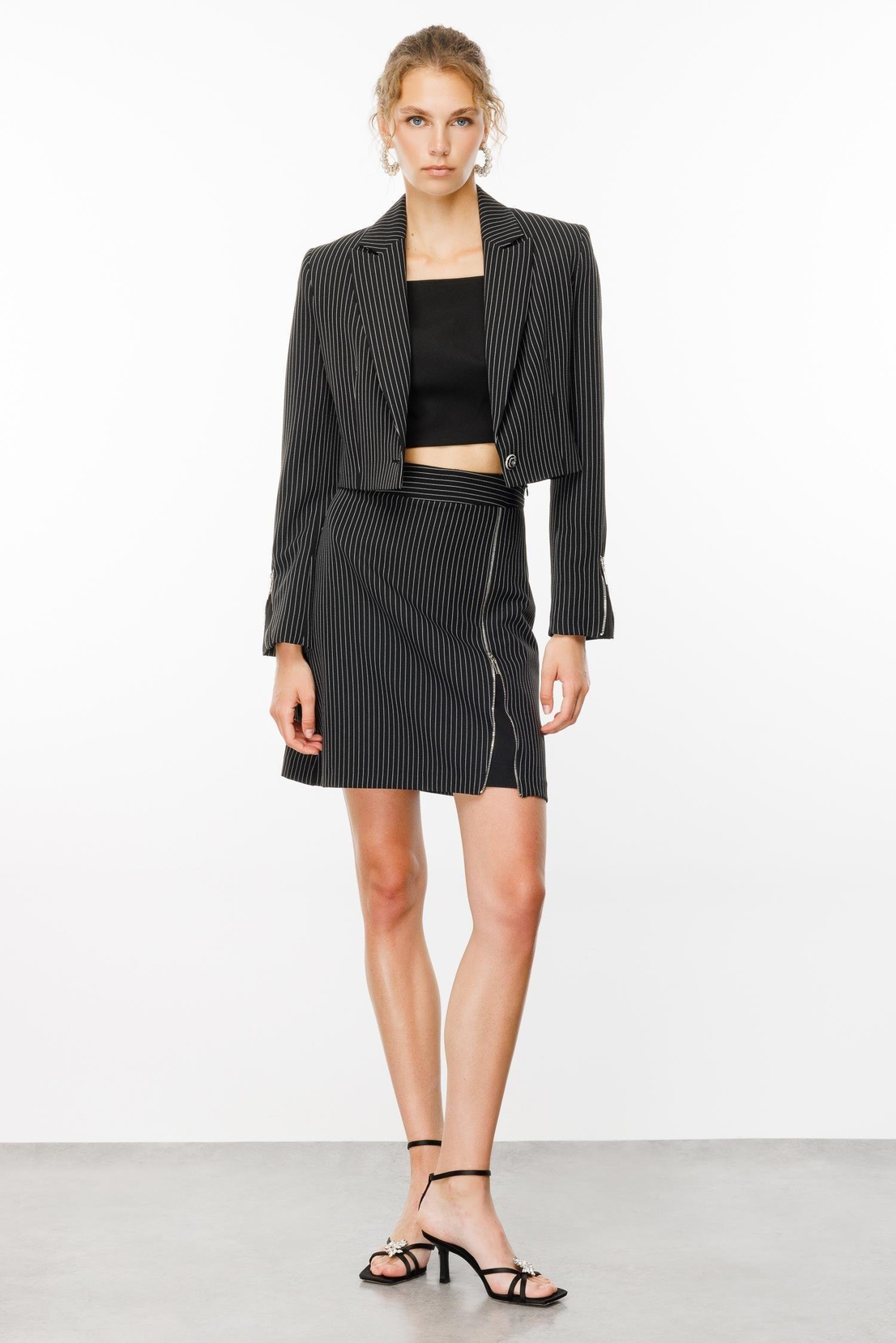 Kolları Yırtmaç Görünümlü Çizgili Ceket SİYAH