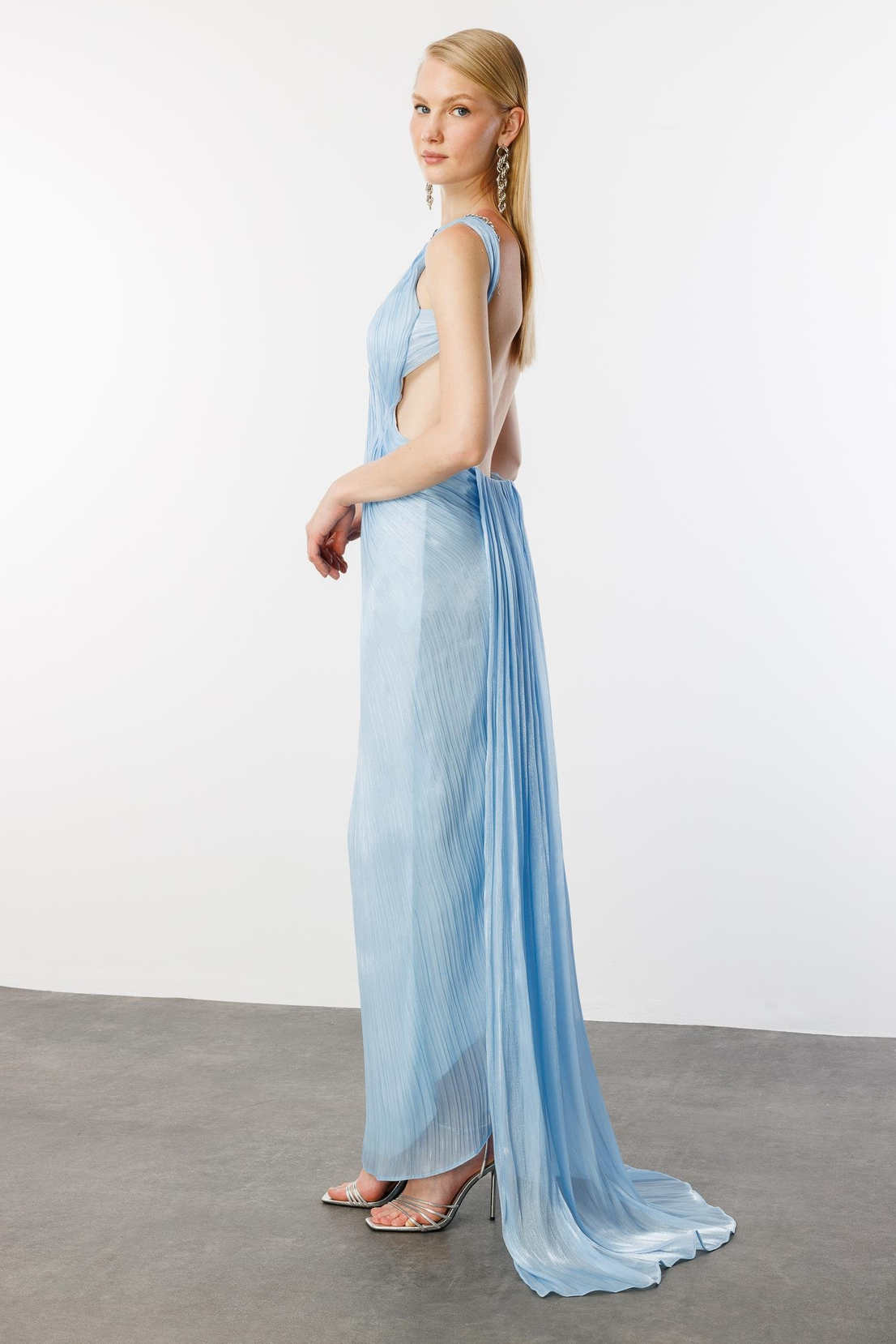 Komple Boydan Piliseli Sırtı Açık Uzun Elbise MAVİ