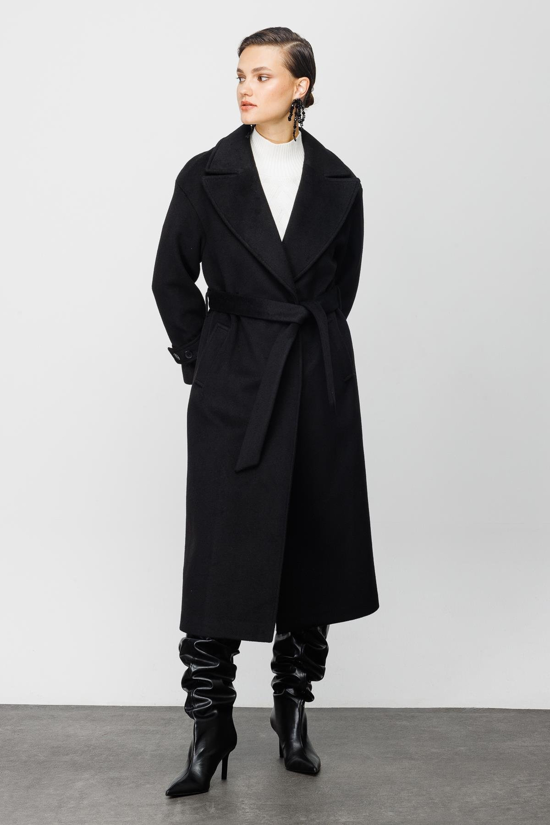 KRUVAZE YAKA KAŞE KABAN SİYAH