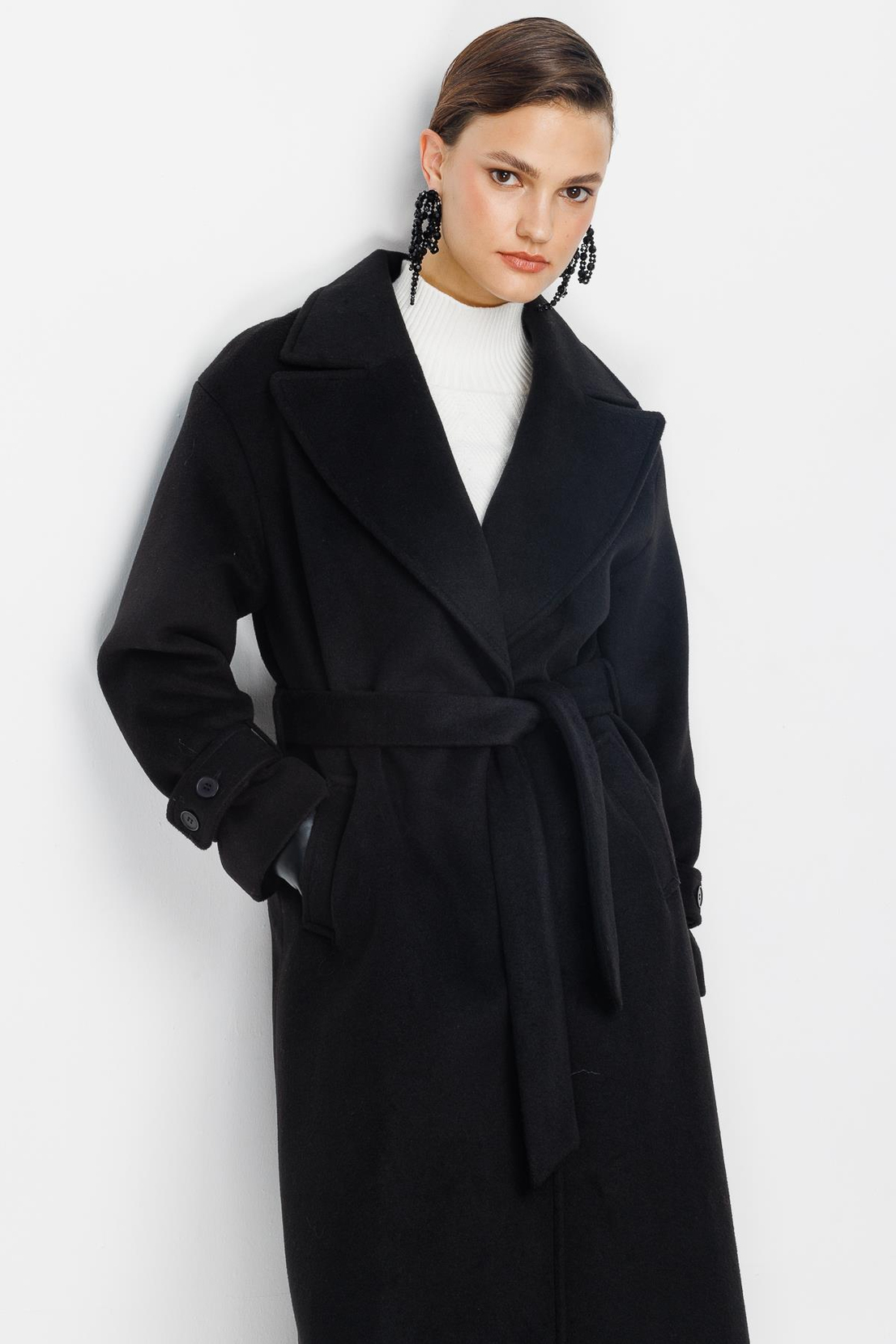 KRUVAZE YAKA KAŞE KABAN SİYAH