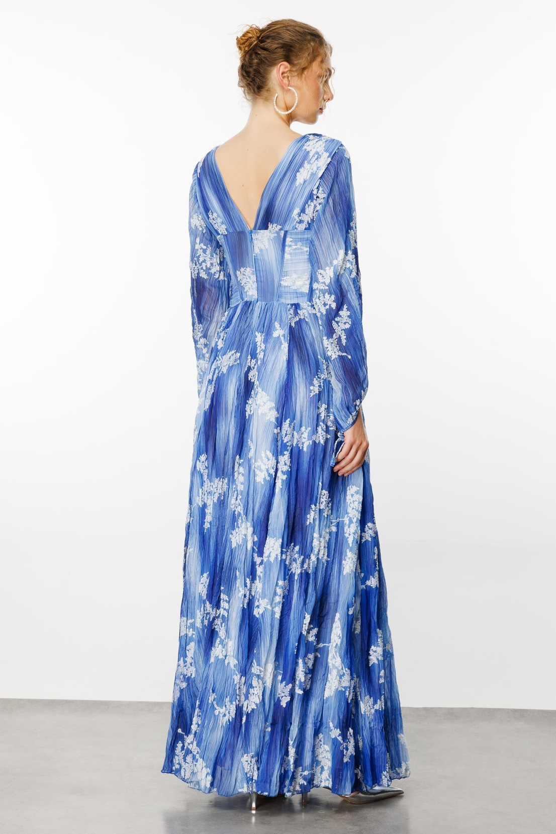 Nefeli Çiçek Nakışlı Pilise Elbise Mavi