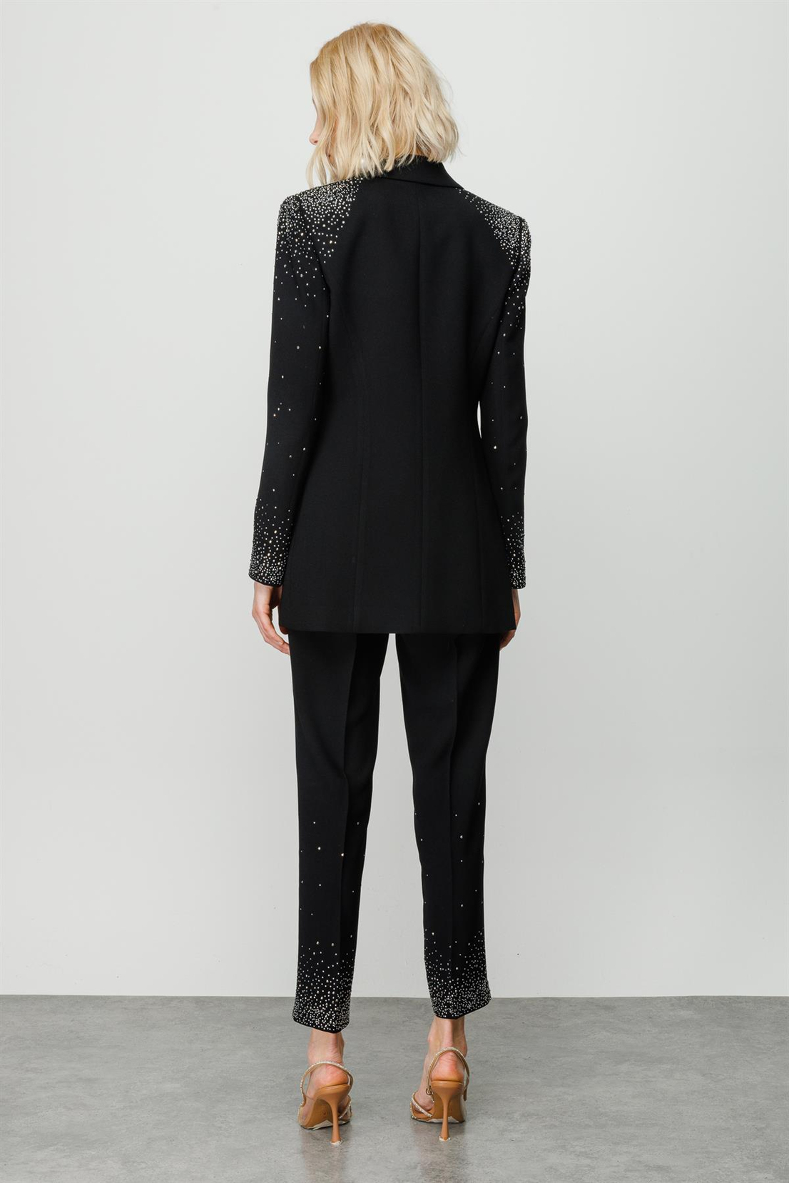 Nefeli Taş Detaylı Siyah Takım