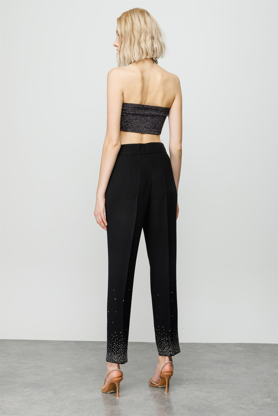 Nefeli Taş Detaylı Siyah Takım