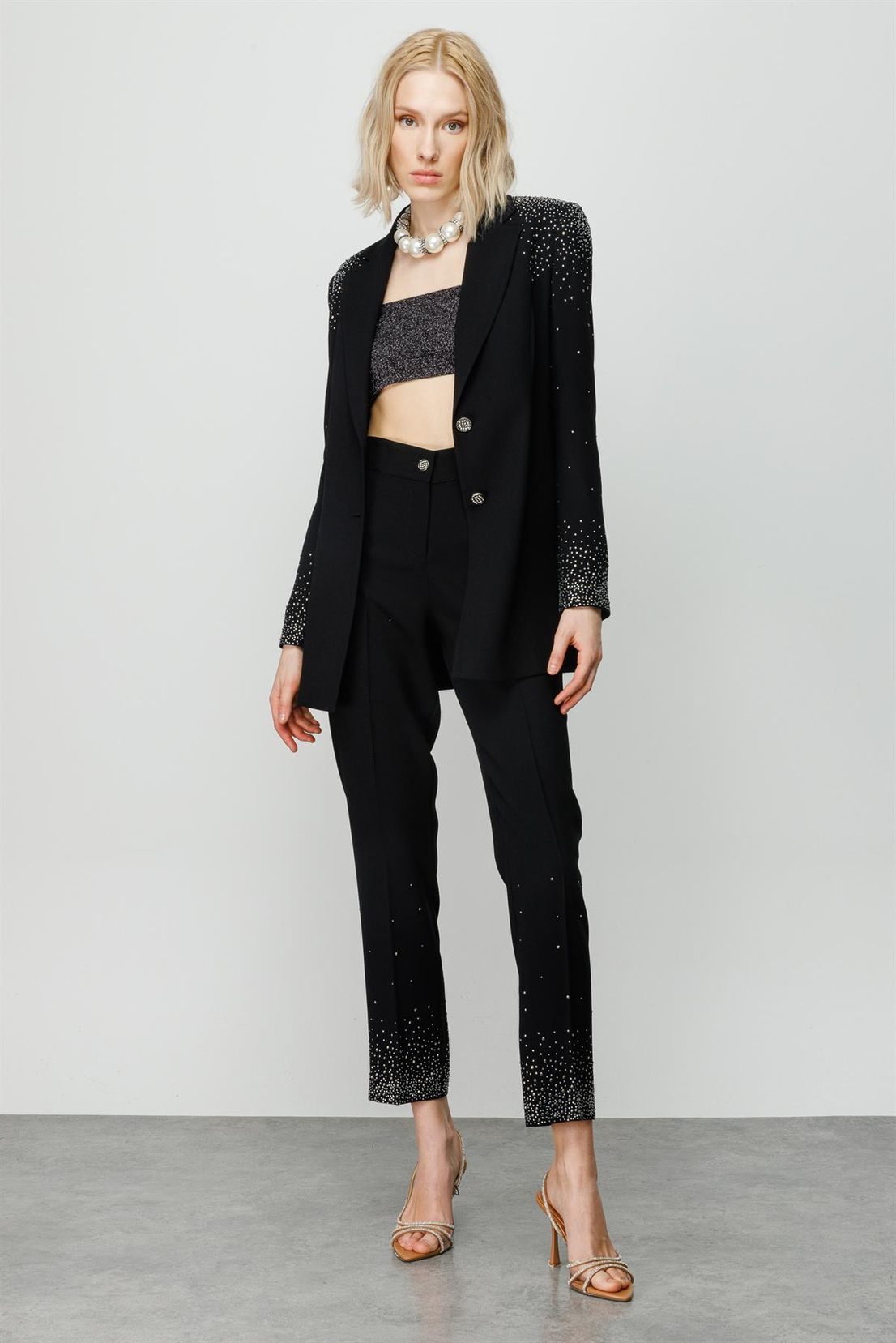 Nefeli Taş Detaylı Siyah Takım