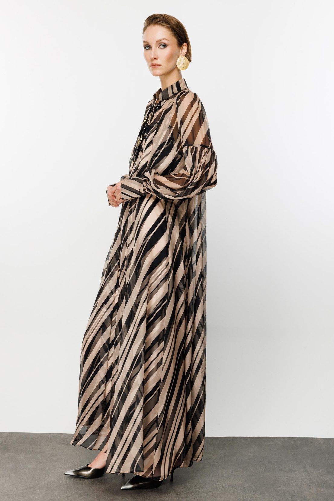 Nefeli Yaka Taş Detaylı Zebra Çizgili Maxi Boy Elbise 
