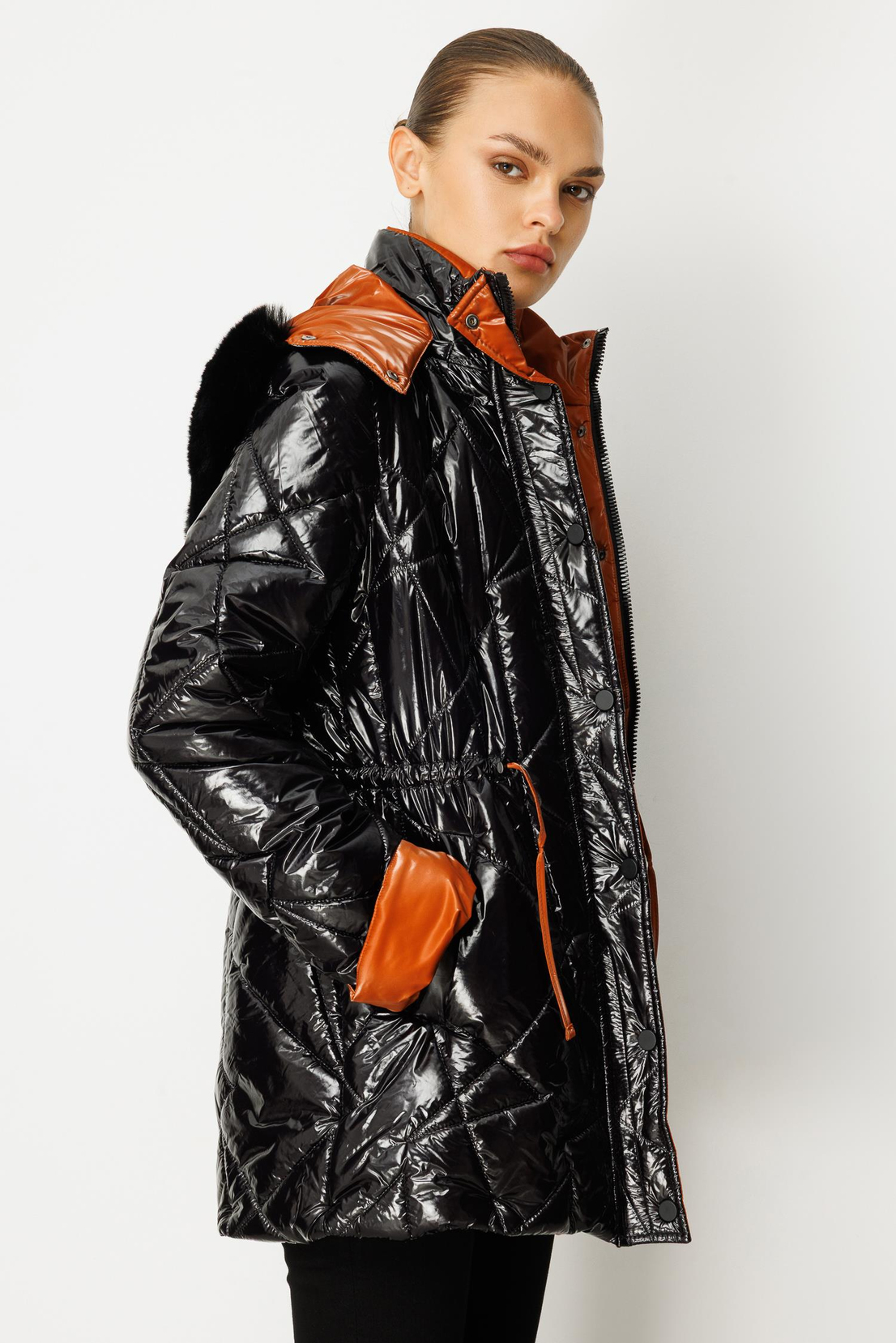 Parlak Detaylı Şişme Mont SİYAH