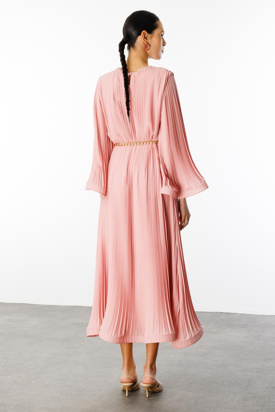 Piliseli Grenli Zincir Kemerli Elbise PUDRA