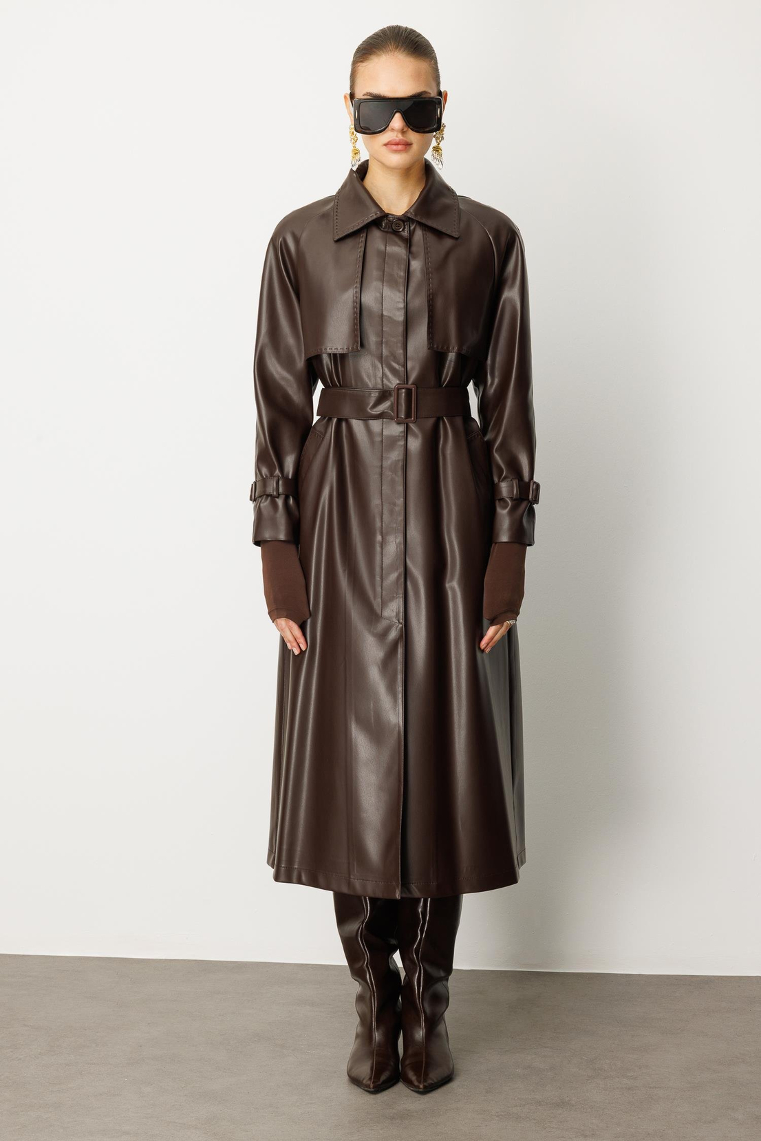 Reglan Kol Pelerin ve Punto Dikiş Detaylı Deri Trençkot KAHVE