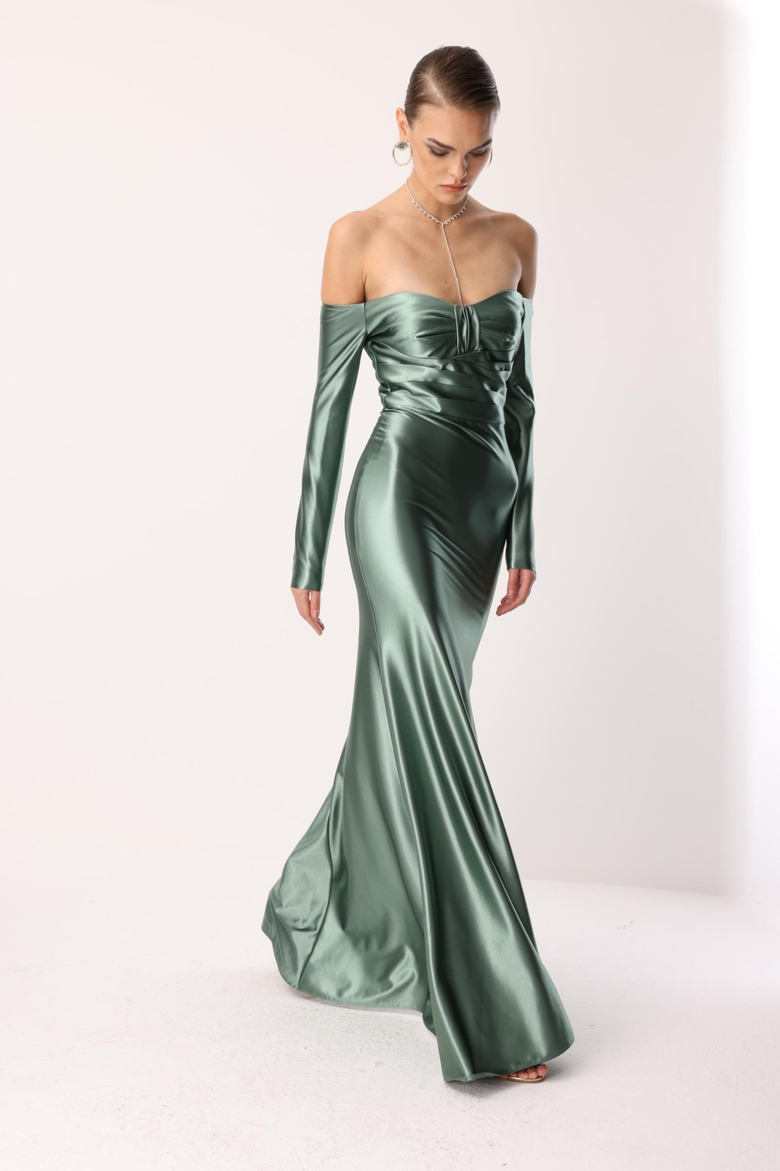 Straplez Uzun Kol Saten Elbise YEŞİL