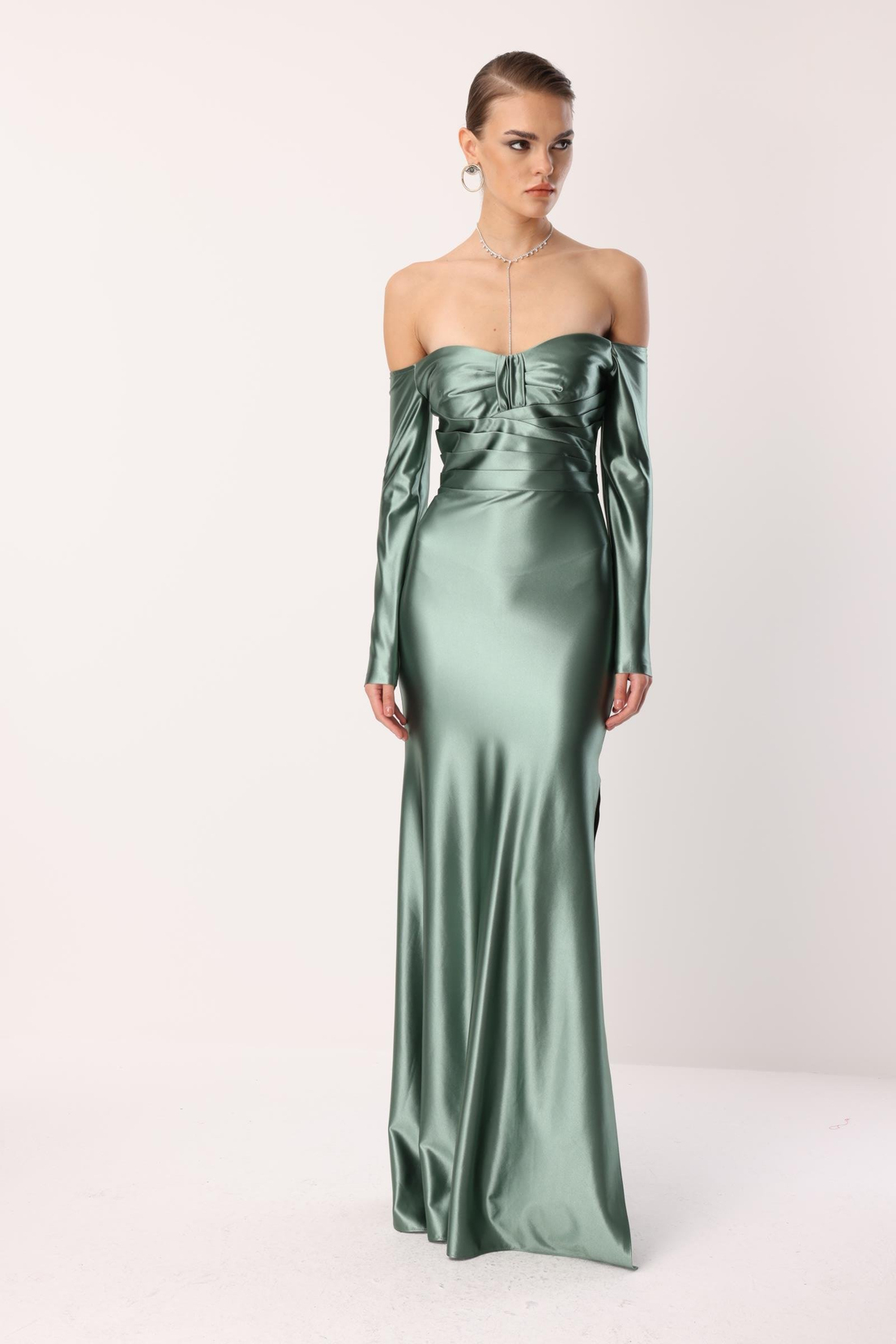 Straplez Uzun Kol Saten Elbise YEŞİL