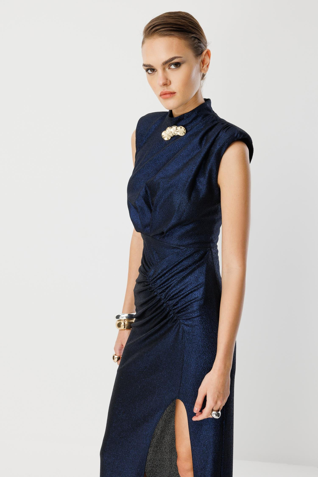 Yaka Aksesuar Detaylı Kolsuz Abiye LACİVERT