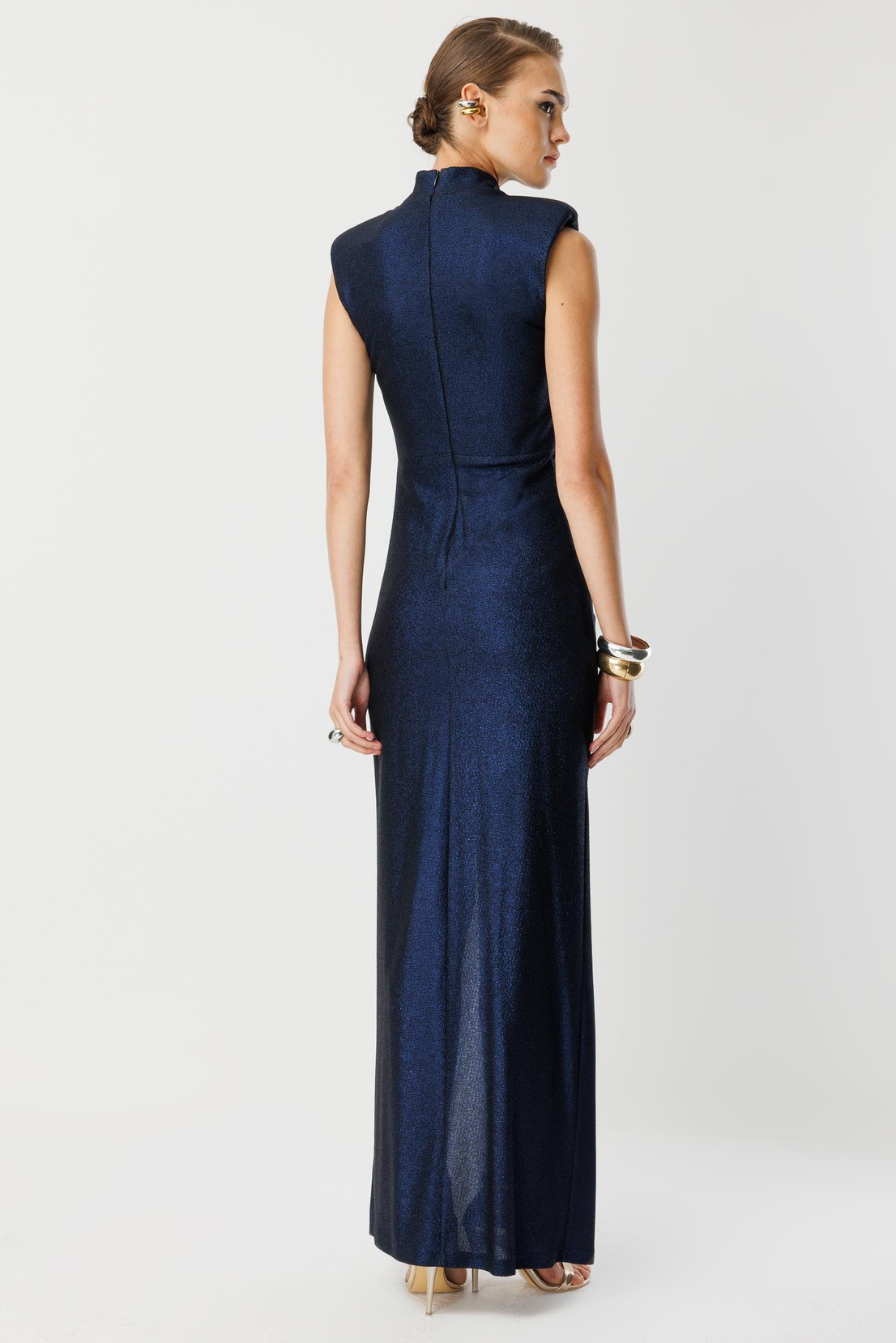 Yaka Aksesuar Detaylı Kolsuz Abiye LACİVERT