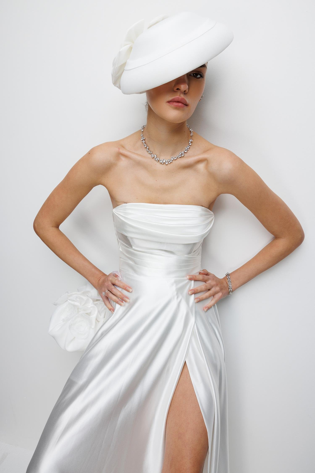 Yaka Drape Detaylı Saten Abiye EKRU