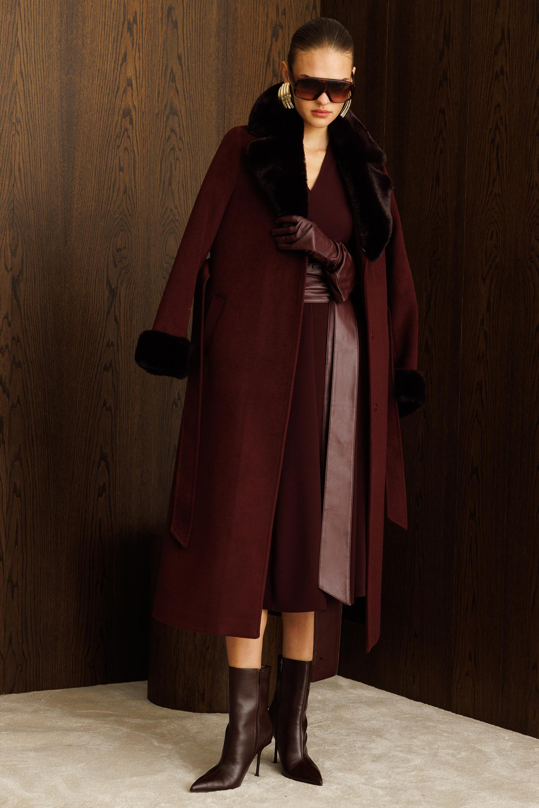 Yaka Kol Ucu Kürk Detaylı Kaşe Kaban MÜRDÜM