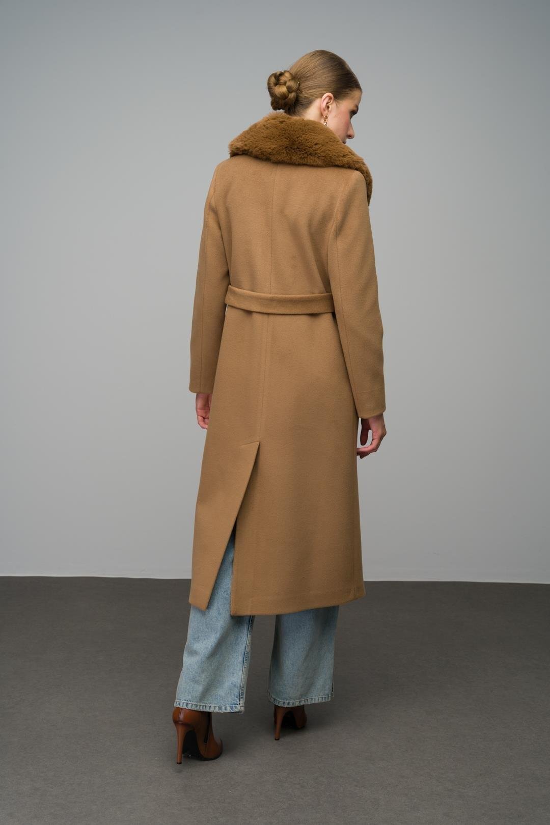 Yaka Kürk Detaylı Kaşe Kaban CAMEL