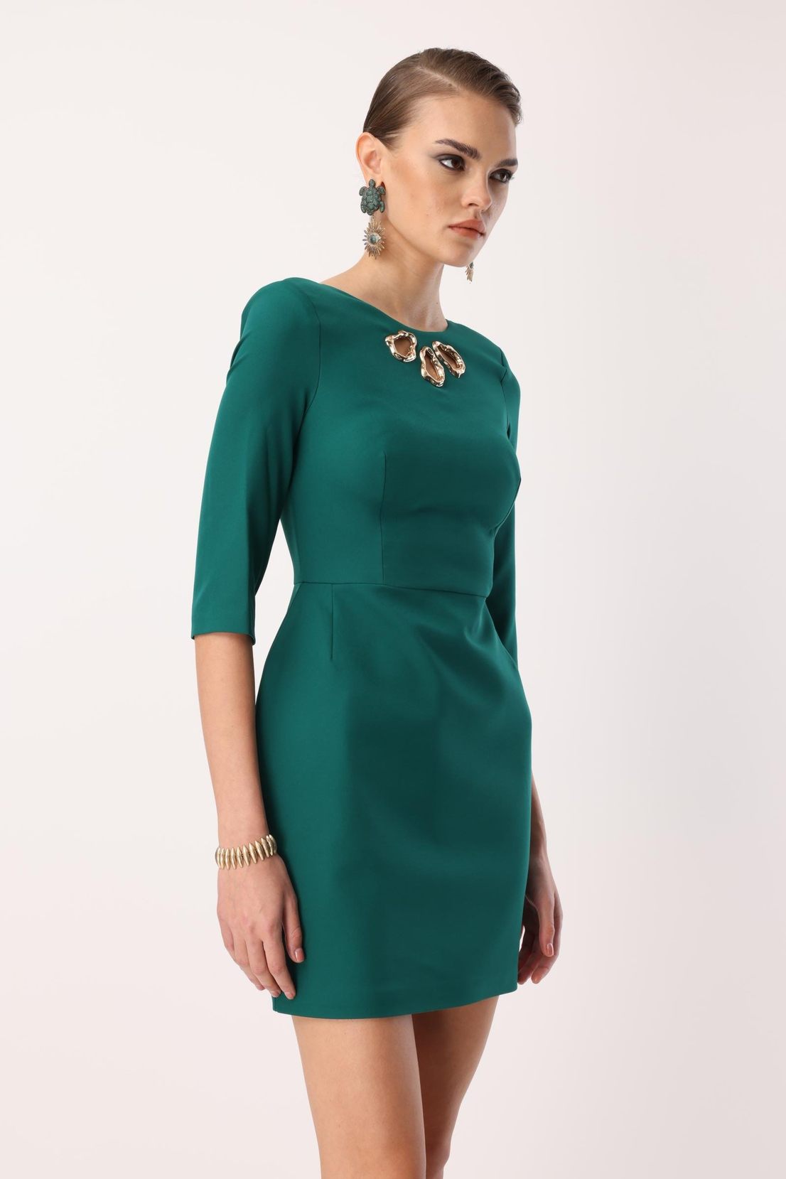 Yaka Lazer Aksesuar Detaylı Mini Elbise ZÜMRÜT