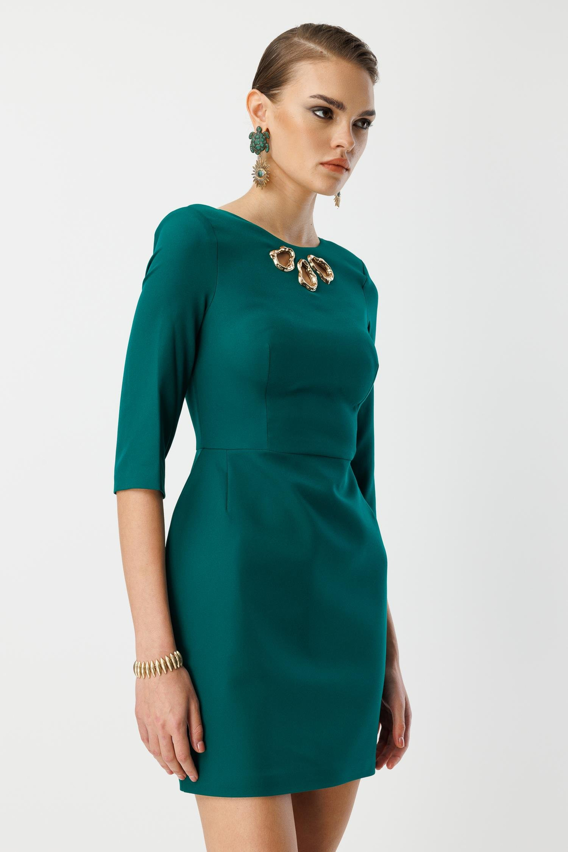 Yaka Lazer Aksesuar Detaylı Mini Elbise ZÜMRÜT