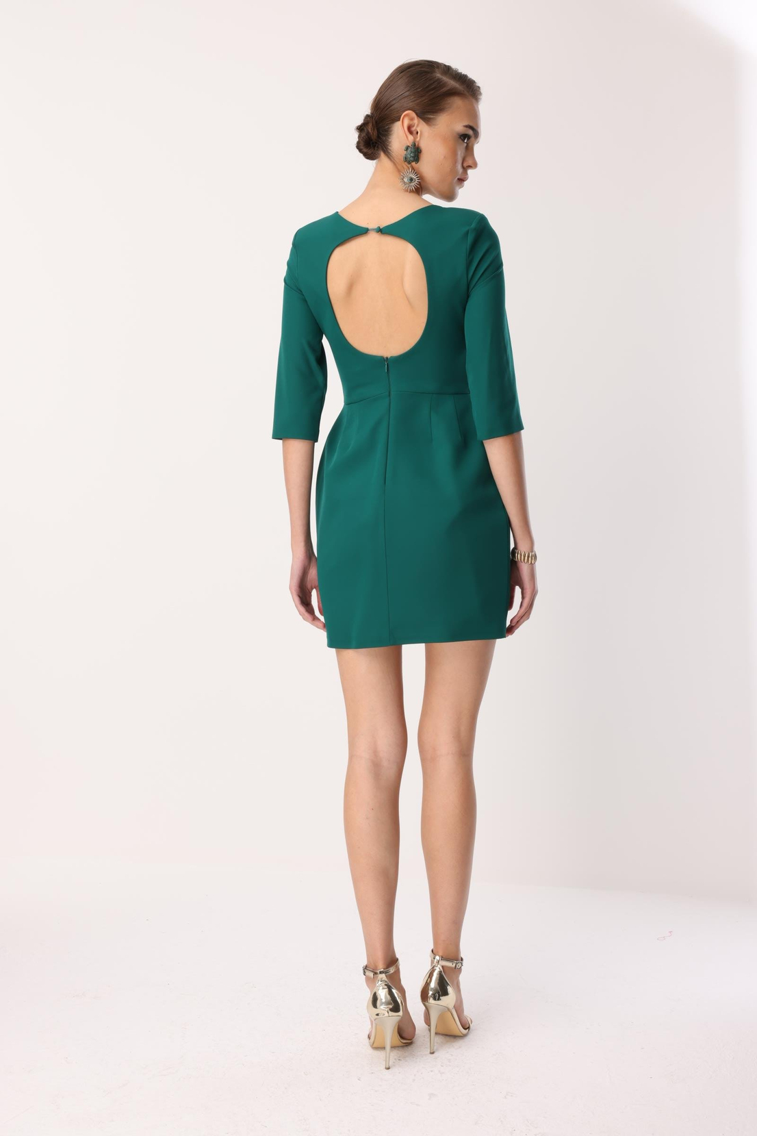 Yaka Lazer Aksesuar Detaylı Mini Elbise ZÜMRÜT