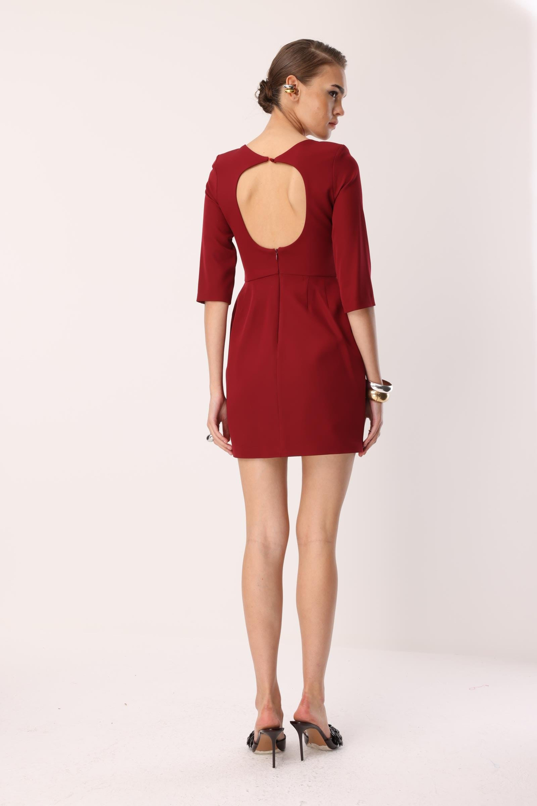 Yaka Lazer Aksesuar Detaylı Mini Elbise BORDO