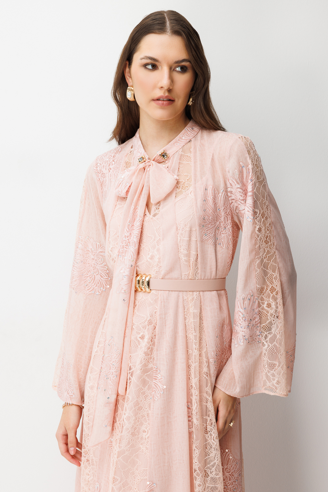 Yaka Şal Bağlama Detay Dantel Şeritli Maxi Boy Elbise PUDRA