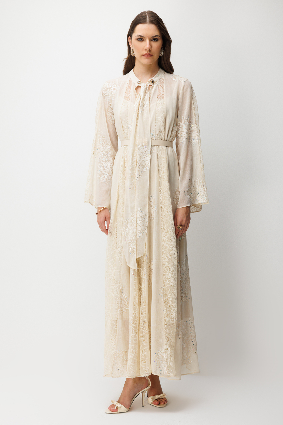 Yaka Şal Bağlama Detay Dantel Şeritli Maxi Boy Elbise EKRU