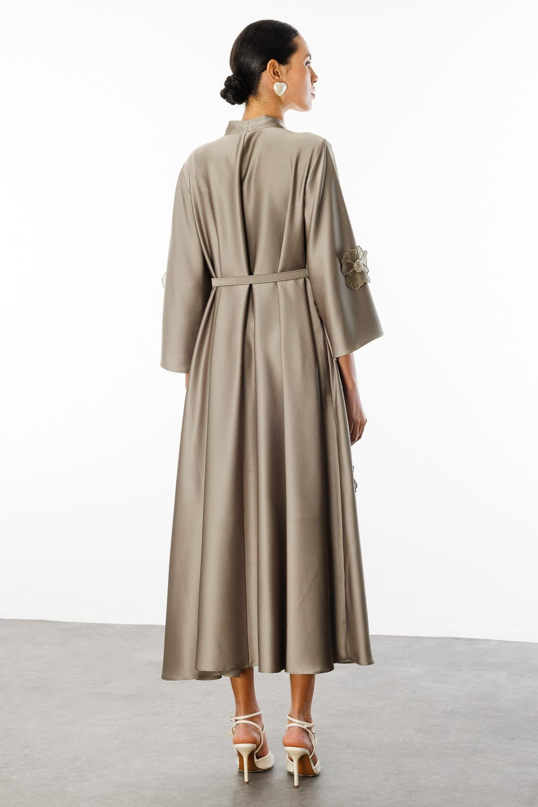 Yaka Şal Bağlamalı Çiçek Detaylı Kemerli Elbise YEŞİL